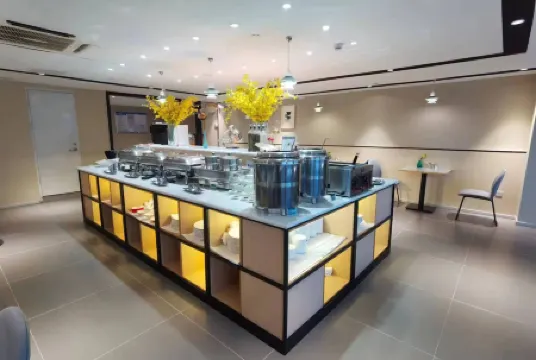 Homeinn Selected Hotel (Suining Central Avenue Wenxue North Road)