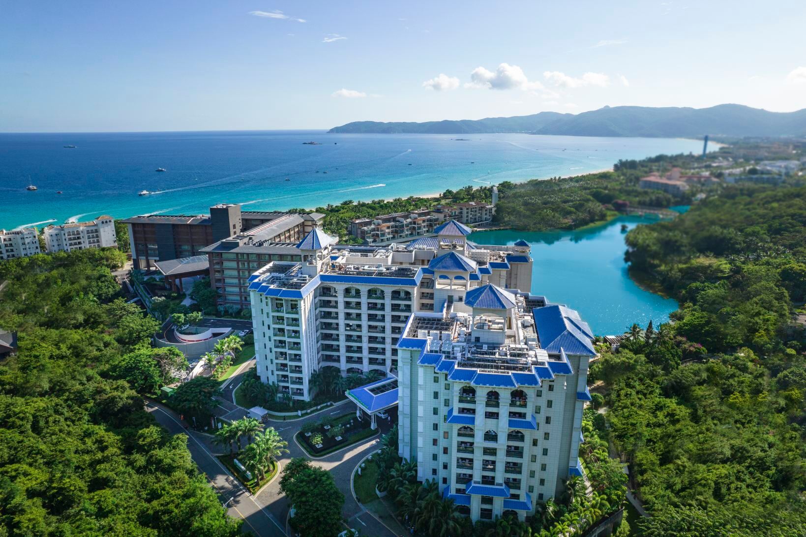 ฮอลิเดย์ อินน์ โฮเทล แอนด์ สวีทส์ ซานย่า ย่าหลง เบย์ บาย IHG