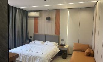 Maple Leaf Boutique Hotel
