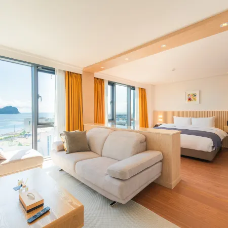 Hotel Fine Jeju Отели рядом с достопримечательностью «Библиотека «Саммэбон»»