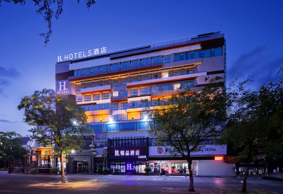 hotel overview picture