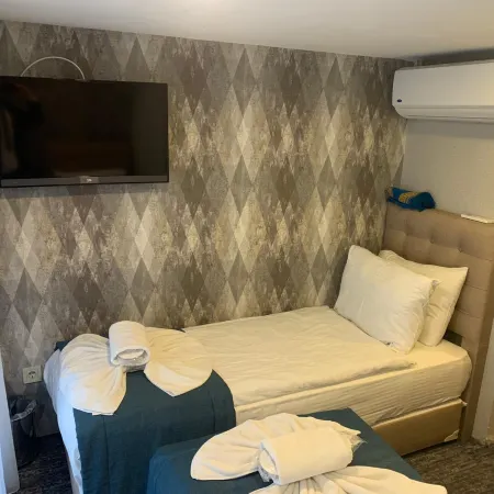 Weingart Seaside Hotel