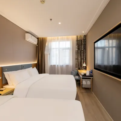 Homeinn Hotel (Beijing ABP World Park Guogongzhuang Subway Station) Hotels near Eiffel Tower