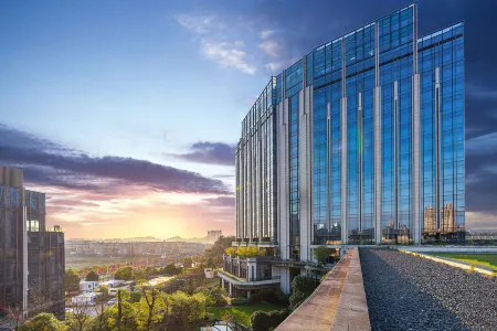 GUIYANG CENTURY HOTEL Отели рядом с достопримечательностью «Guizhou Open University (New Campus)»