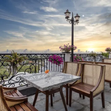 Florence Hotel โรงแรมใกล้Marble Moutain