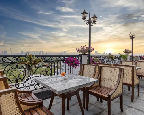 Florence Hotel Hotels near Sun Wheel