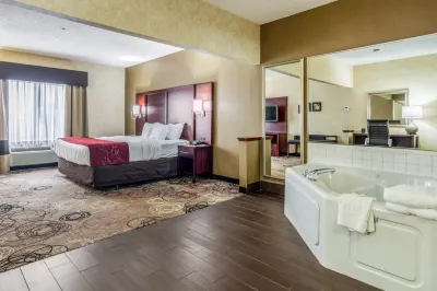 Comfort Suites Southfield-Detroit Hotels in Southfield