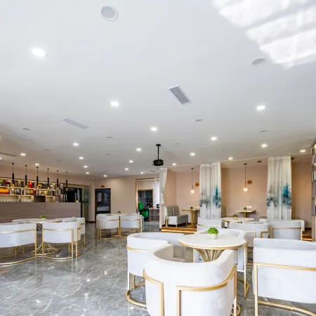 Sanjiang Ruisi Hotel (Yibin East Railway Station Intelligent Terminal Industrial Park)