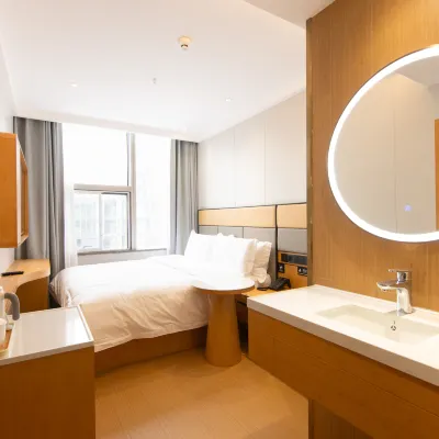 Xinyi International Hotel (Beijing Guomao CBD Sihui Subway Station Store) Hotels near Sihui Station