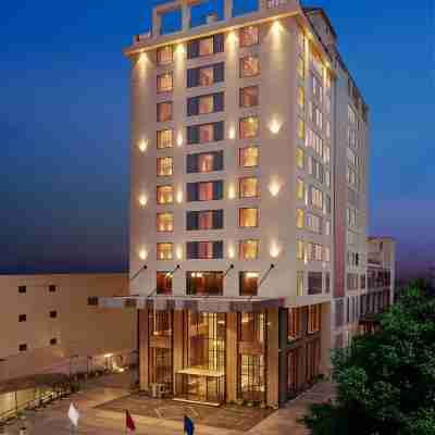 DoubleTree by Hilton Varanasi Hotel Exterior