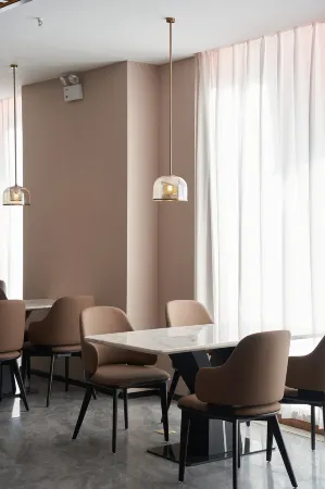 Pamir Hotel (Burhong Road Branch) Отели в г. Ташкурган