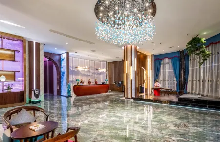 Huayi Hotel (Shenzhen Bao'an Pingzhou Subway Station) Отели рядом с достопримечательностью «Shenzhen Airport Fuyong Pier - Passenger Terminal»