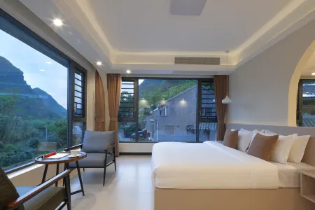 Yingyue Riverside Boutique Homestay