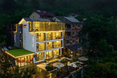 Sitting Forget·Shanyun Homestay (Anji Canglong Baipu Branch) Отели рядом с достопримечательностью «Jiulongxia Scenic Area»