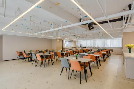 Qianxi Dongfang Hotel (Taiyuan East Zhonghuan Road) Отели рядом с достопримечательностью «Donghu Vinegar Garden»