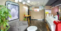 Thank U Hotel (Lengshuijiang Red Double Happiness Building Material Market)