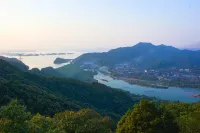 Xihai Hot Spring Holiday Hotel - Mountain view