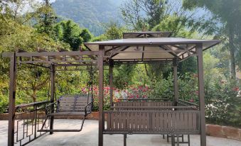 Simian Mountain Manbo Resort Hotel