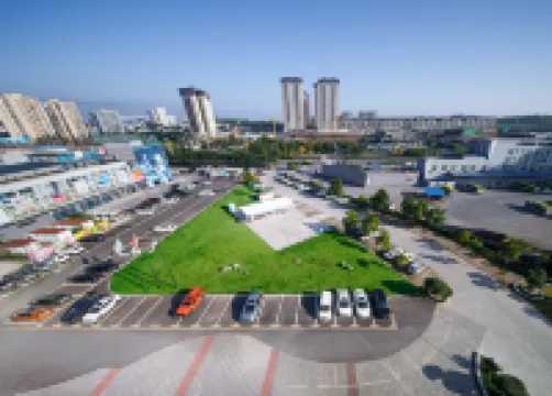 Landing International Hotel