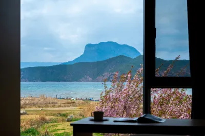 Windy Lake View Resort Hotel Hotel di Lugu Lake Langfang Dock