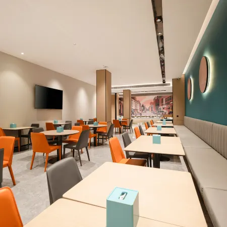 ity Comfort Inn (Guigang International Life Port High-Speed Rail Station Branch)