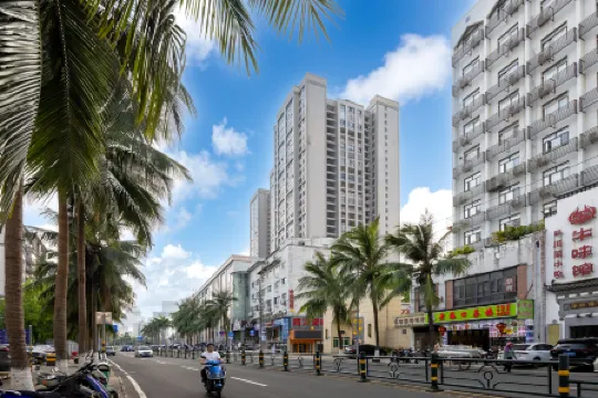 Jiajie Boutique Hotel (Haikou Qilou Old Street Sun Moon Plaza Duty Free Shop) Отели рядом с достопримечательностью «Nanya Plaza»