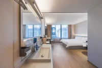 HanTing Hotel (Jiaozuo Wen County Sima Street) - parking