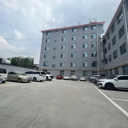 ELONG YAM HOTEL (Yulin Old Street Shangjun North Road Branch)