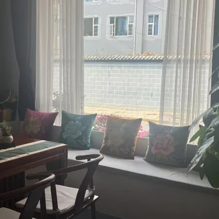Yunxi and Home Hotel