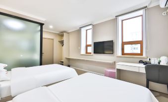 Zunyue Hotel (Yanji Folk Garden)