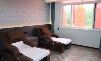 Lumijia Business Hotel