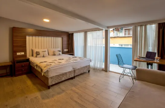 Pera Sultan Suit Hotels near Sisli