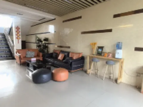 巴運賓館（五原縣汽車站店） 五原酒店