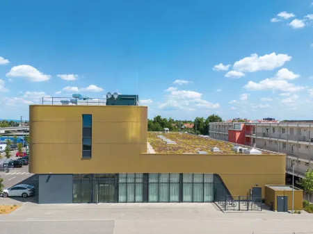 Hey Lou Hotel Nördlingen Отели в г. Мёнксдеггинген