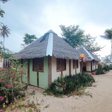 The Clara Beach and Guest House