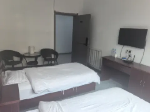 Baiyin Tongda Hotel (Gongyuan Road)