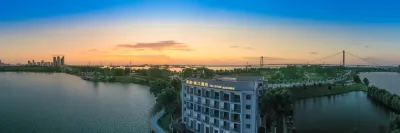 Nanhu Riverside Hotel (Dongfeng Lake)