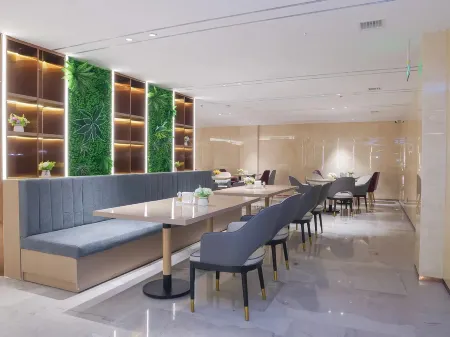 Lavande Hotel (Tongliao Wanda Plaza Minzu University Affiliated Hospital) Отели рядом со станцией Tongliao Railway Station