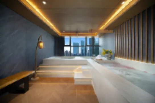 Weilan Creative Hotel (Chengdu MixC Niushikou Subway Station Store)