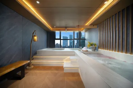 Weilan Creative Hotel (Chengdu MixC Niushikou Subway Station Store) Отели рядом с достопримечательностью «Tian'ehu Park»