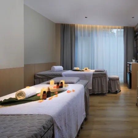 Lijiang Moon View · Quiet Holiday Lakeside Hotel (Guilin Two Rivers & Four Lakes Area)