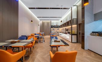 Echarm Hotel (Wuhan Tianhe Airport Songjiagang Subway Station)