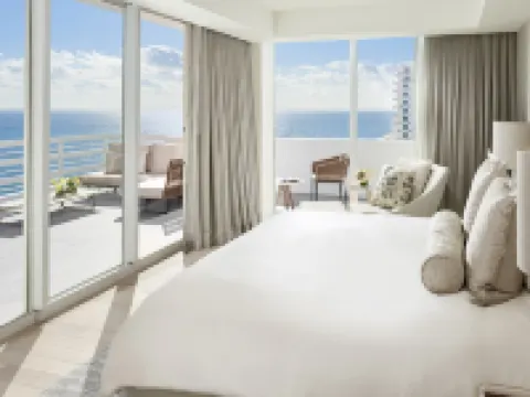 Fontainebleau Miami Beach Hotels in Miami Beach