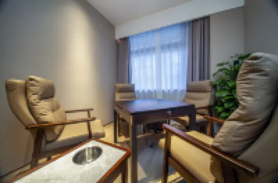 โรงแรมเรนจอย