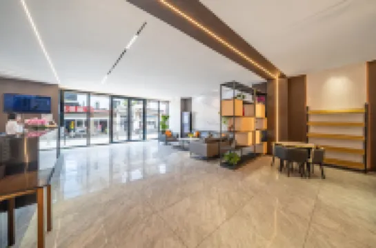 Jieyou E-Sports Hotel (Shanghai Heqing Megay Plaza)