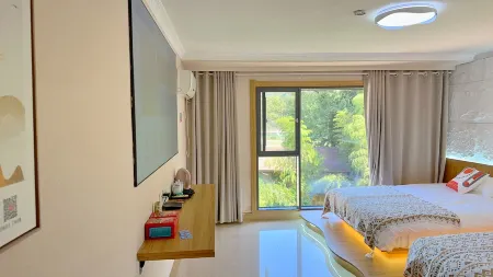 Good Luck Magic Hotel (Longhu Mountain West Gate Shop) Отели рядом с достопримечательностью «Геологический парк Эль-Нос»