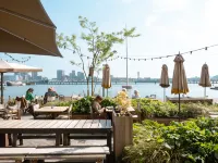 The July - Boat & Co Hoteles cerca de Barrio de Westerpark