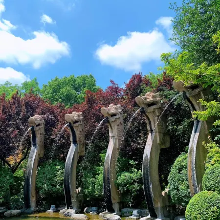 The GiorgioMorandi Hotels (Jinan Quancheng Plaza Commercial Area Daming Lake)