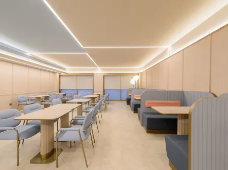 HanTing Hotel (Shenyang Zhangshi Subway Station) Отели рядом с достопримечательностью «Shenyang University of Chemical Technology (Northwest to Shenyang University of Chemical Technology School Hospital)»