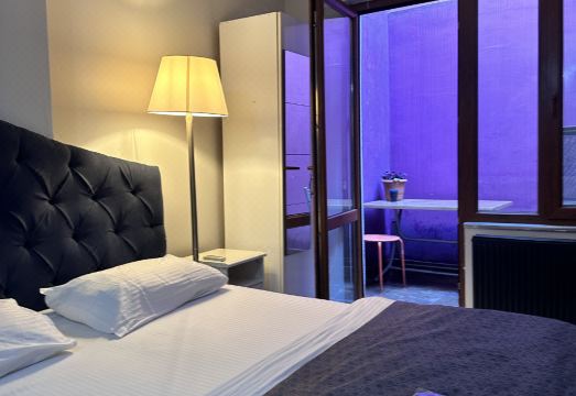 Centre suites taksim butik hotel의 깔끔한 객실